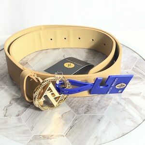 Adrienne Vittadini Tan Gold “AV” Logo Belt S/M Faux Leather Fashion Accessory